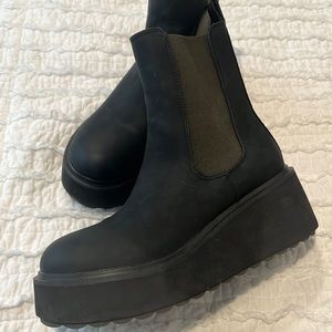 Platform boots